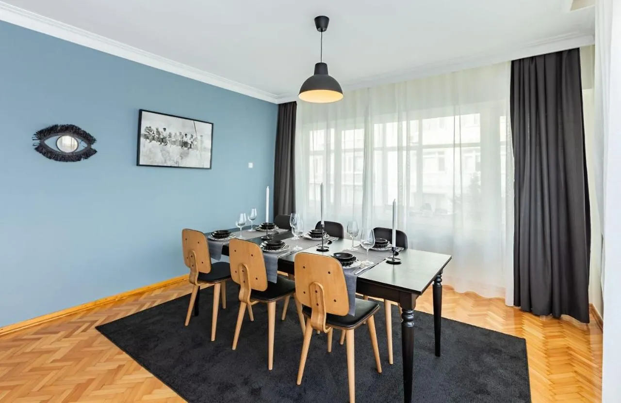 Lovely Flat With Great Location In Sisli Istanbul