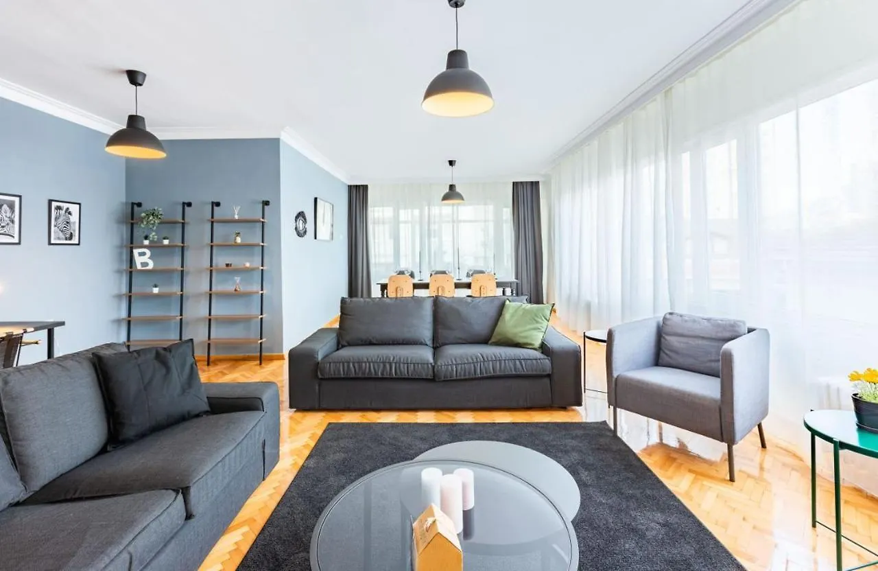 Lovely Flat With Great Location In Sisli Istanboel