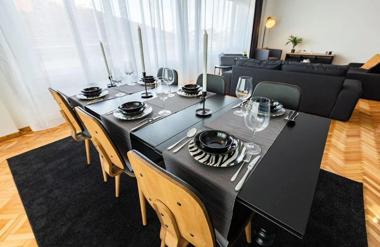 Lovely Flat With Great Location In Sisli Istanboel